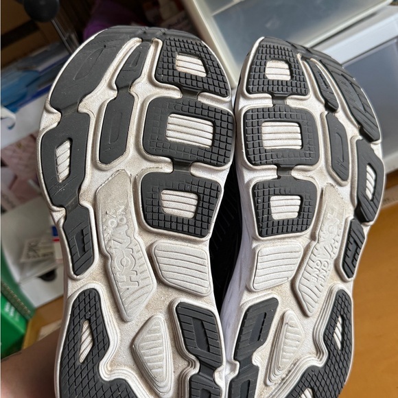 Hoka Bondi 7 Black Athletic Shoes women’s 8.5D - Picture 6 of 9